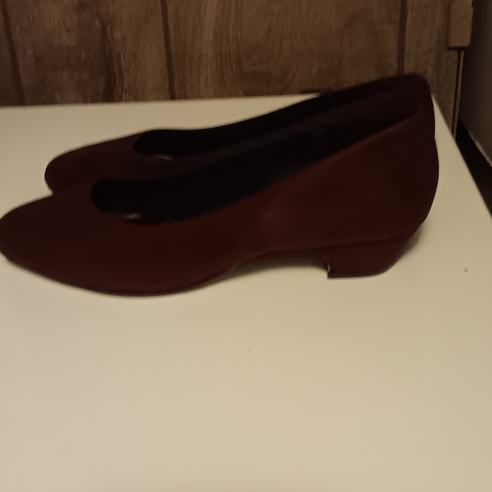 BRAND NEW!!! EASY STREET LADIES PUMPS, HALO NOVA, SIZE 9 1/2 W. - Picture 3 of 6